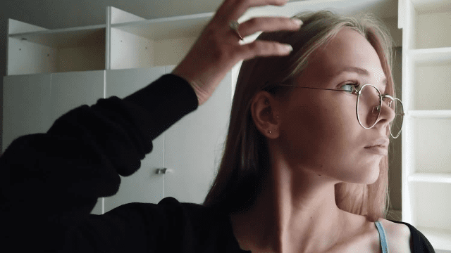 Cô nữ sinh kính cận quyến rũ - rwbxzqoo.co.uk